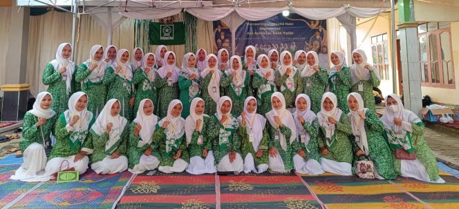 Foto Bersama Fatayat NU Purwakarta