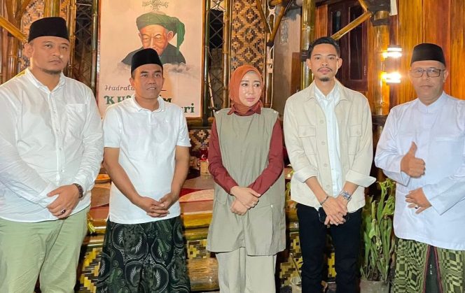 Ketua Pimpus Muslimat NW Hj. Lale Syifaunnufus Silaturahmi ke Saung Qonun Asasi Plered, Disambut Jajaran PCNU Purwakarta